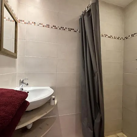 Grand - 1 Lit - 2 Pers * Chatel-Guyon